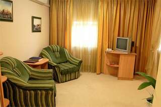 Гостиница Луна Екатеринбург Стандарт (две раздельные кровати)-4